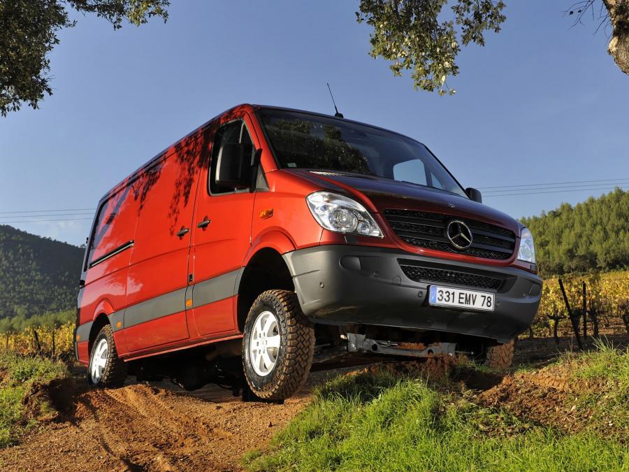  Mercedes-Benz Sprinter Van 4x4 2009 года  (фото 4 из 12)